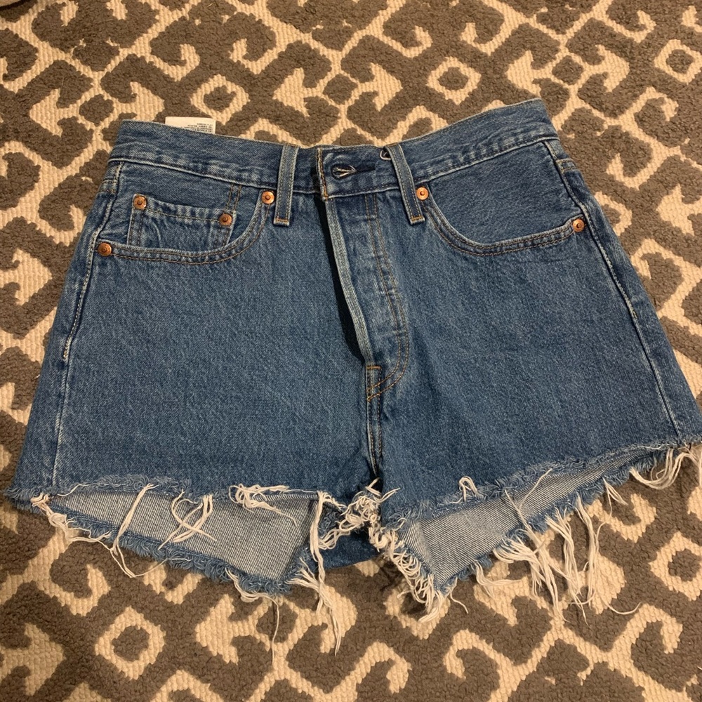 Levi’s 501 shorts - size 27